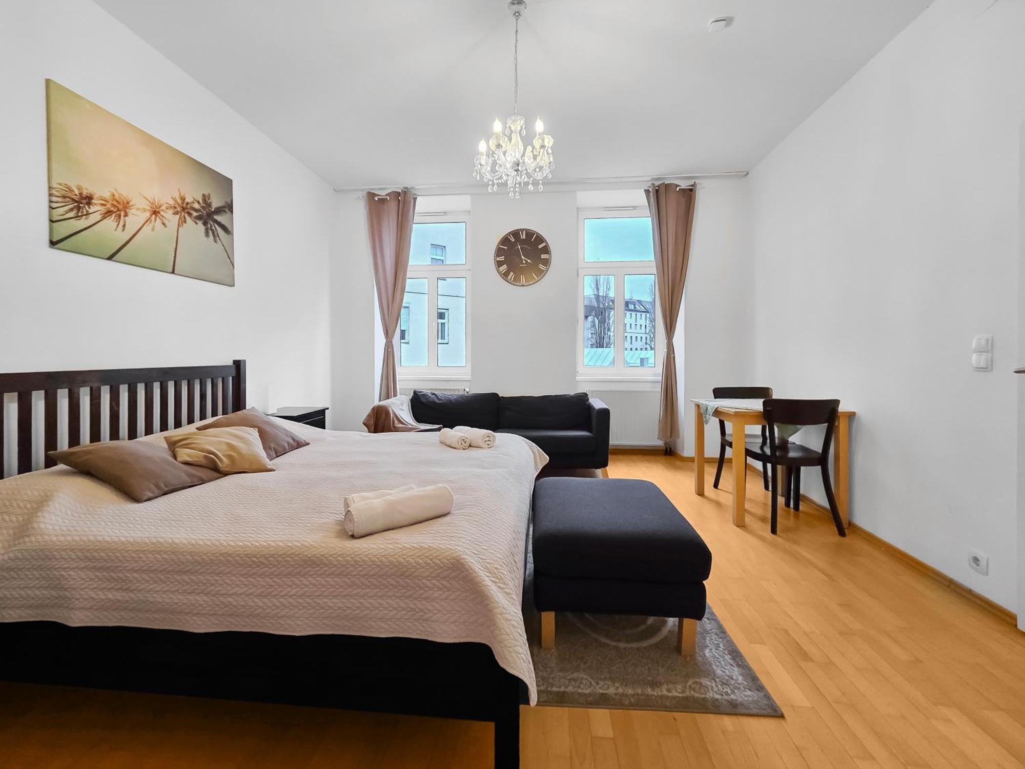 וינה Three King-Size Beds, Three Bedrooms מראה חיצוני תמונה