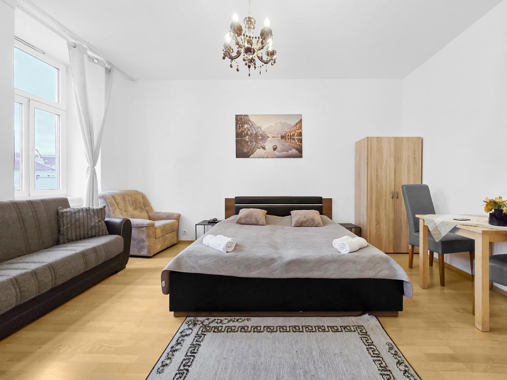 וינה Three King-Size Beds, Three Bedrooms מראה חיצוני תמונה
